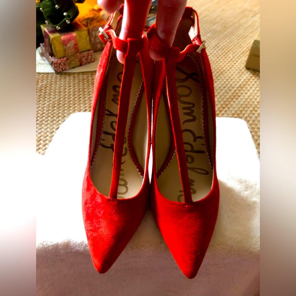 Red suede Sam Edelman. NWOT.